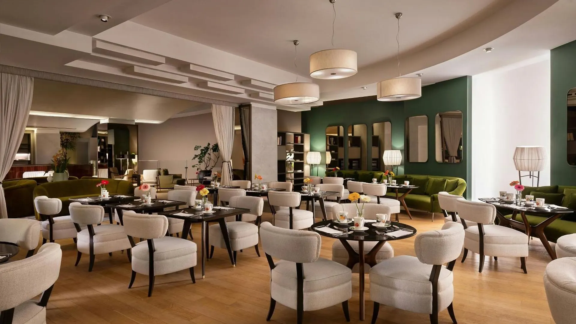Sheraton Lake Como Hotel 4*,  Itálie
